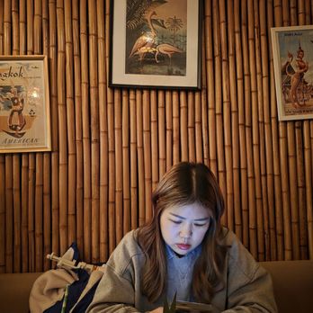 LumLum  - Beautiful decor - Thai Near Me - New York, New York