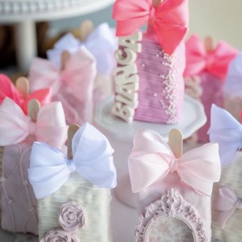 Sweet Anatolia - Rice Krispies with handmade bows - Desserts Near Me Sweet Anatolia - Rice Krispies with handmade bows - Desserts Near Me