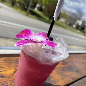 Food For Thought - Lavender + blueberry vodka cocktail - Gastropubs Near Me - Cape Neddick , Maine