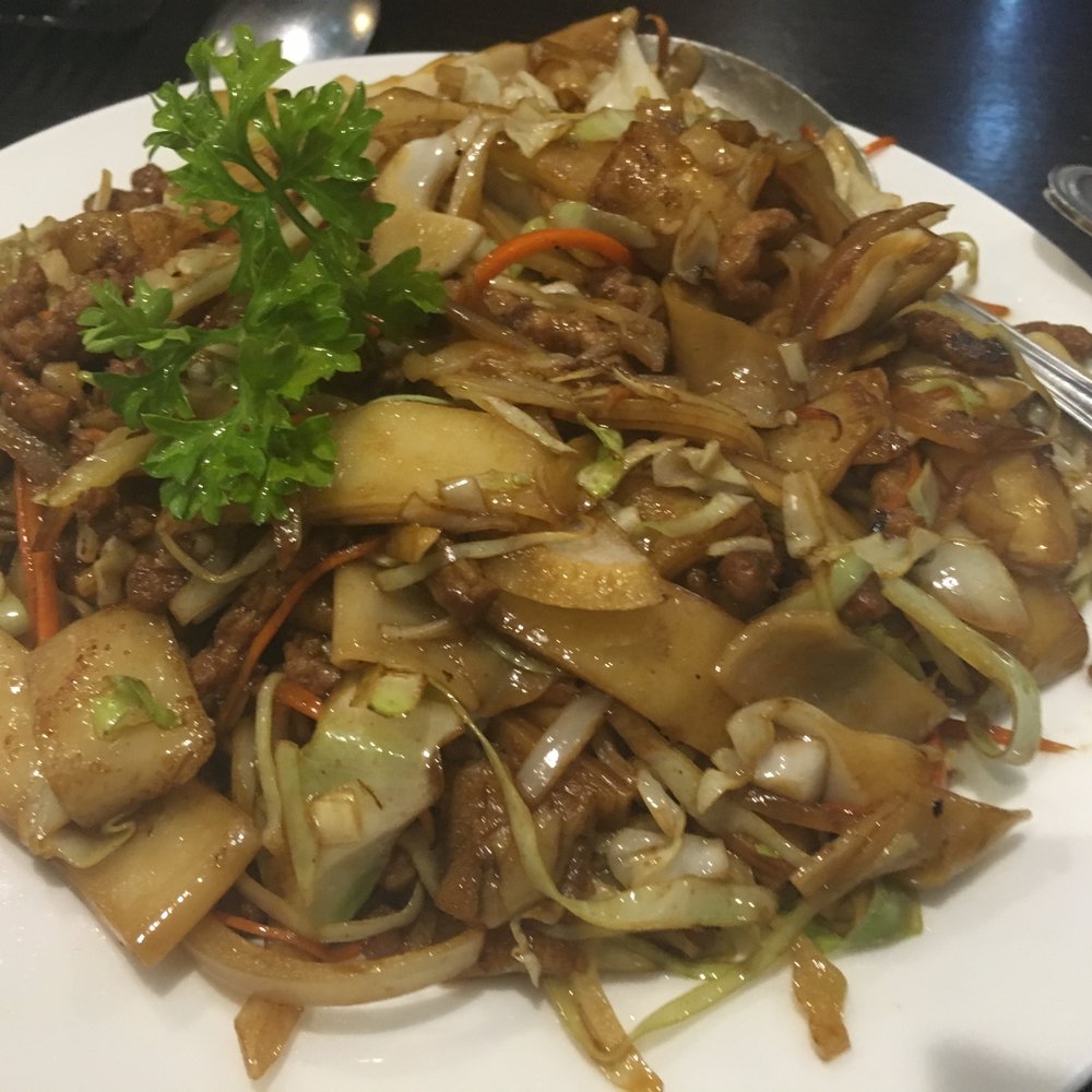 Veggie Garden - VG Chicken Chow Fun - Vegan Near Me - Mountain View, California Veggie Garden - VG Chicken Chow Fun - Vegan Near Me - Mountain View, California