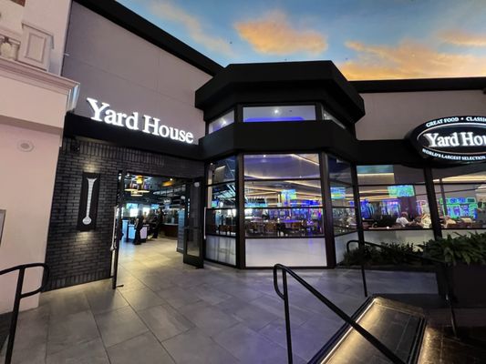 Yard House by null