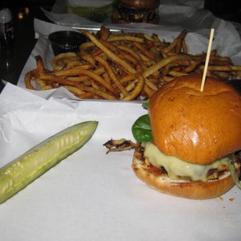 Charred Foods - classic burger - Burgers Near Me - Herndon, Virginia Charred Foods - classic burger - Burgers Near Me - Herndon, Virginia