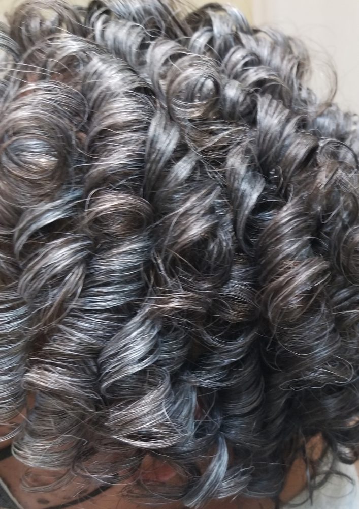 Healthy Hair Is The Look Logo