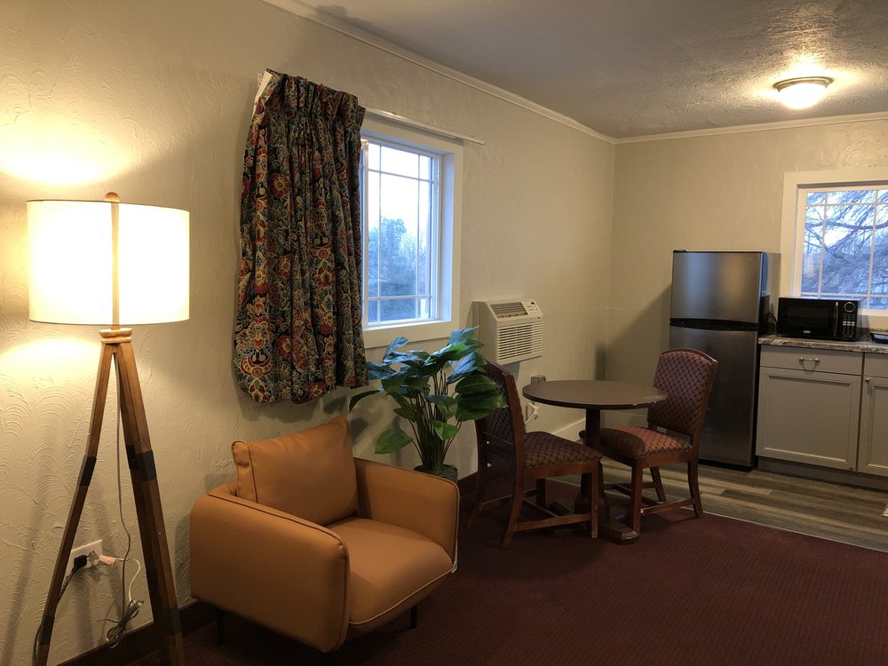 WILD GOOSE APARTMENTS Updated October 2024 5915 East Main St