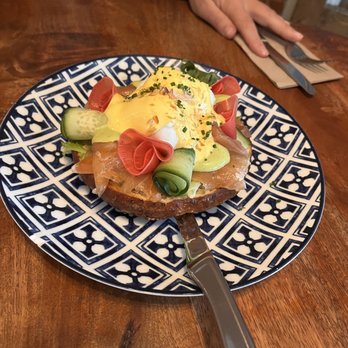 Catch 122 - Salmon bagel - Breakfast & Brunch Near Me - North Vancouver, British Columbia Catch 122 - Salmon bagel - Breakfast & Brunch Near Me - North Vancouver, British Columbia