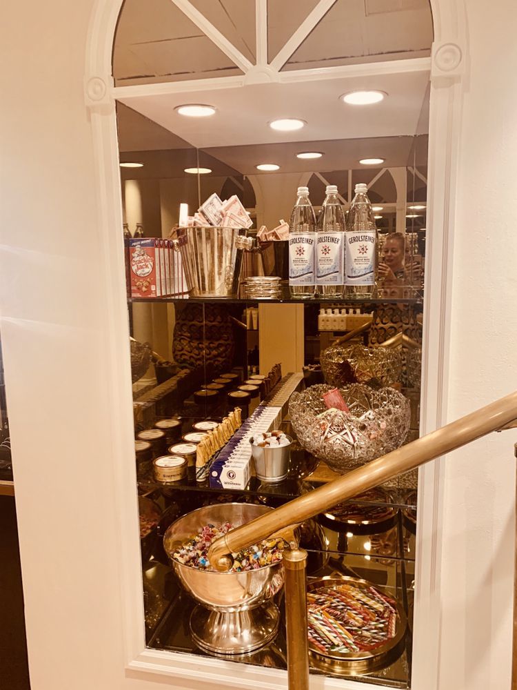 Penelope & The Beauty Bar