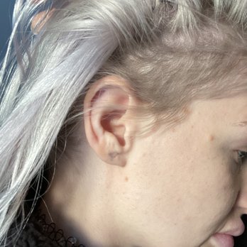 Salon 1150 - Hair used to be 28inches all one length, now it is all fried off due to Leah Webb. I cry almost every day. - Hair Salons Near Me - Austin, Texas