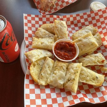 NY Giant Pizza - $3.99 lunch combo. Can of pop and an order of garlic bread and marinara. - Pizza Near Me - Boise, Idaho NY Giant Pizza - $3.99 lunch combo. Can of pop and an order of garlic bread and marinara. - Pizza Near Me - Boise, Idaho