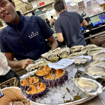 Les Halles de Lyon - Paul Bocuse - Oysters - Public Markets Near Me - Lyon, 69 Les Halles de Lyon - Paul Bocuse - Oysters - Public Markets Near Me - Lyon, 69