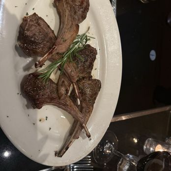 Little Joe’s Steakhouse - Perfectly medium rare lambchops - Steakhouses Near Me - Honolulu, Hawaii