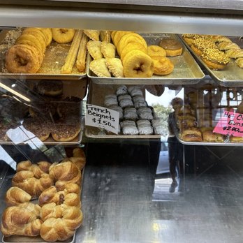 Half Moon Bay Bakery - Bakeries Near Me - Half Moon Bay, California Half Moon Bay Bakery - Bakeries Near Me - Half Moon Bay, California