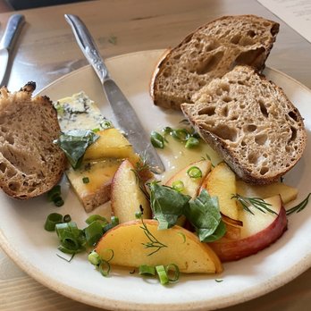 Bellflower - Stilton Cheese w/Apples - New American Near Me - Ypsilanti, Michigan