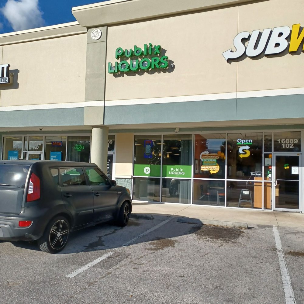 Publix Super Market - a car parked in front of the store - Grocery Near Me - Orlando, Florida Publix Super Market - a car parked in front of the store - Grocery Near Me - Orlando, Florida
