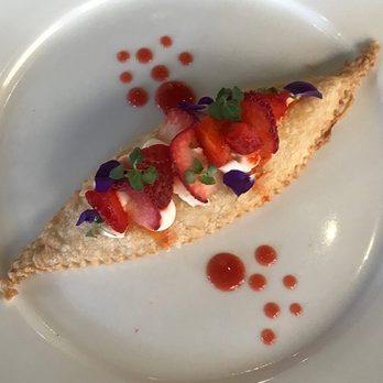 MW Restaurant - 2.15.20 strawberry pop tart - New American Near Me - Honolulu, Hawaii