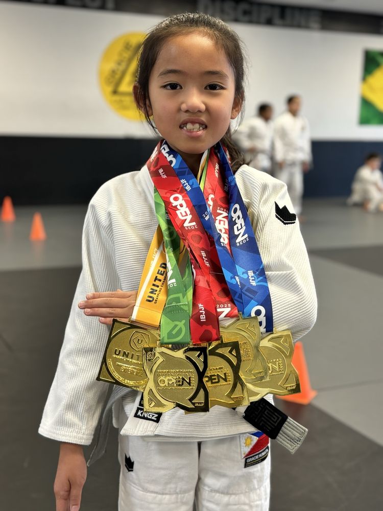 Gracie Jiu - Jitsu Summerlin Logo