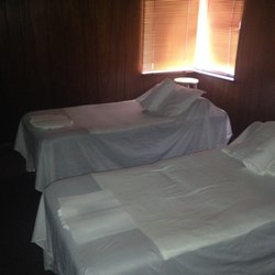 Chen's Health Spa - Couples massage room