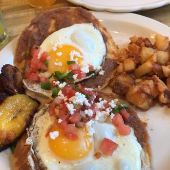 Francesca's On Pawtucket - Yummy! - American Near Me - Pawtucket, Rhode Island