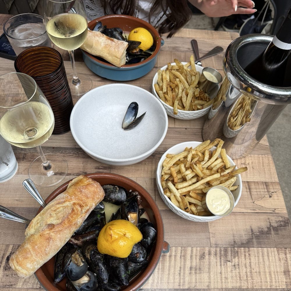 Bottomless mussels Bottomless mussels