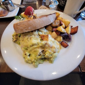 Sweet Maple - Frisco scrambled eggs - American Near Me - San Francisco, California Sweet Maple - Frisco scrambled eggs - American Near Me - San Francisco, California