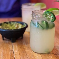 Viva Mexicana - Spicy margarita and guacamole