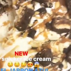 Jarron Azul Paleteria - Snickers ice cream