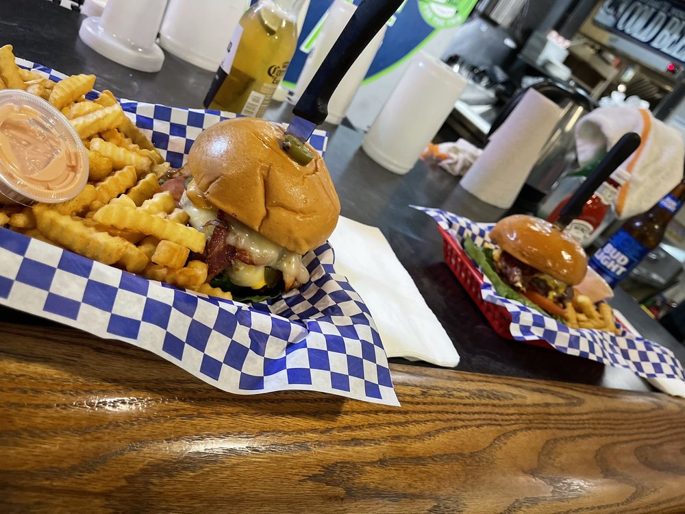 JERSEY’S SPORTS BAR Updated August 2024 30 Photos & 80 Reviews