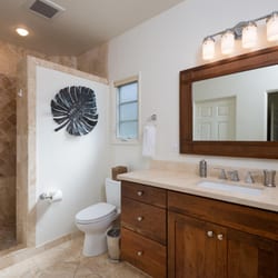 Villa Elegante - Anacapa bathroom