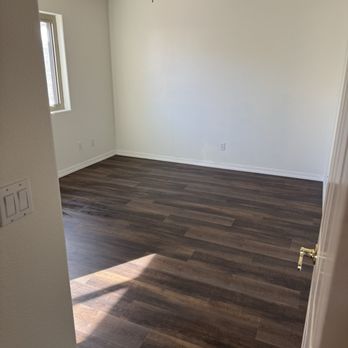 The Floor Doctor - New flooring in bedroom - Flooring Near Me - Kingman, Arizona The Floor Doctor - New flooring in bedroom - Flooring Near Me - Kingman, Arizona