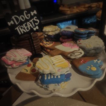 Carmel Bakery - Bakeries Near Me - Carmel-By-The-Sea, California