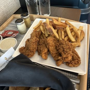 InterContinental Miami - Cold chicken fingers and old fries. - Hotels Near Me - Miami, Florida InterContinental Miami - Cold chicken fingers and old fries. - Hotels Near Me - Miami, Florida