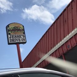 Jesse's Drive In - Good food go here