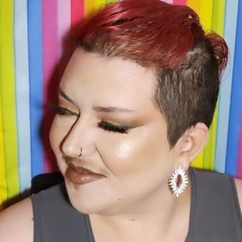 Ian W Makeup - Neutral Glam Makeup Higlighting Queer Expression - Makeup Artists Near Me Ian W Makeup - Neutral Glam Makeup Higlighting Queer Expression - Makeup Artists Near Me