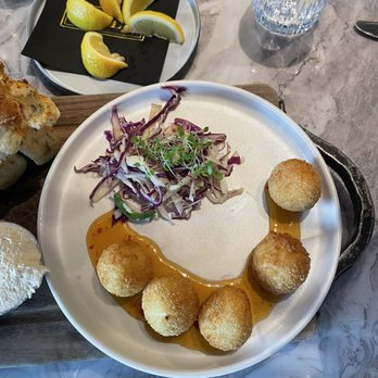 Wolf by Vanderpump at Caesars Republic Lake Tahoe - Famous cheese balls - American Near Me - Stateline, Nevada