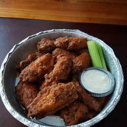 Henry’s - Buffalo wings!