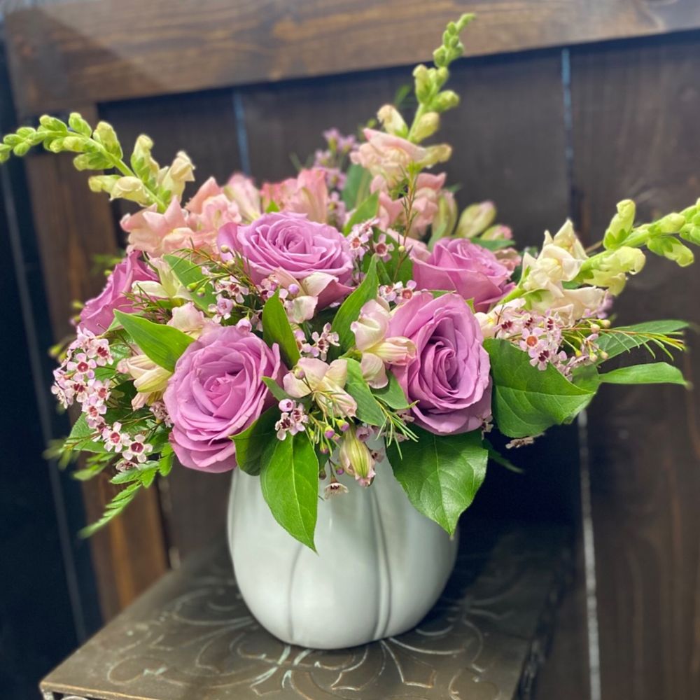 SPARKLE AND CO FLORIST Updated August 2024 3406 Canal Ave, Nederland, Texas Florists