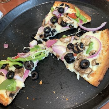 Straw Hat Pizza - Veggie cauliflower pizza - Pizza Near Me - Fairfield, California Straw Hat Pizza - Veggie cauliflower pizza - Pizza Near Me - Fairfield, California