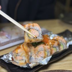 Hato Sushi - Baked Salmon Roll