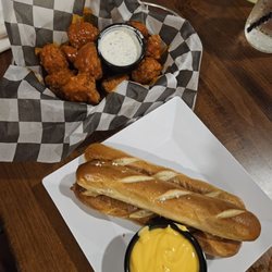 Yellowfins Bar & Grill - Boneless Buffalo wings and pretzel