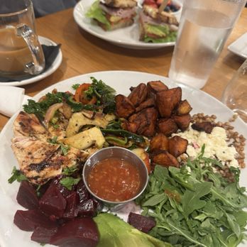 Milk & Honey - Cali Grilled Chicken Bowl and Turkey & Avocado - New American Near Me - Nashville, Tennessee