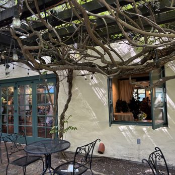Cafe Wisteria - Cafes Near Me - Menlo Park, California