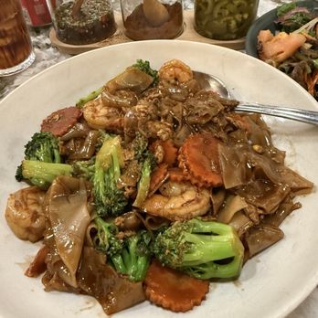 Ari's Thai Eatery - Pad sew ew - Thai Near Me - Azusa, California Ari's Thai Eatery - Pad sew ew - Thai Near Me - Azusa, California