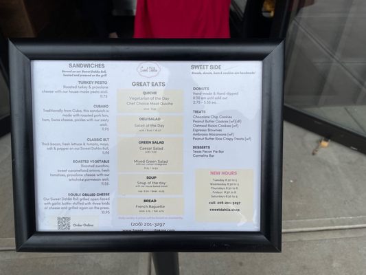 Sweet Dahlia Baking by null