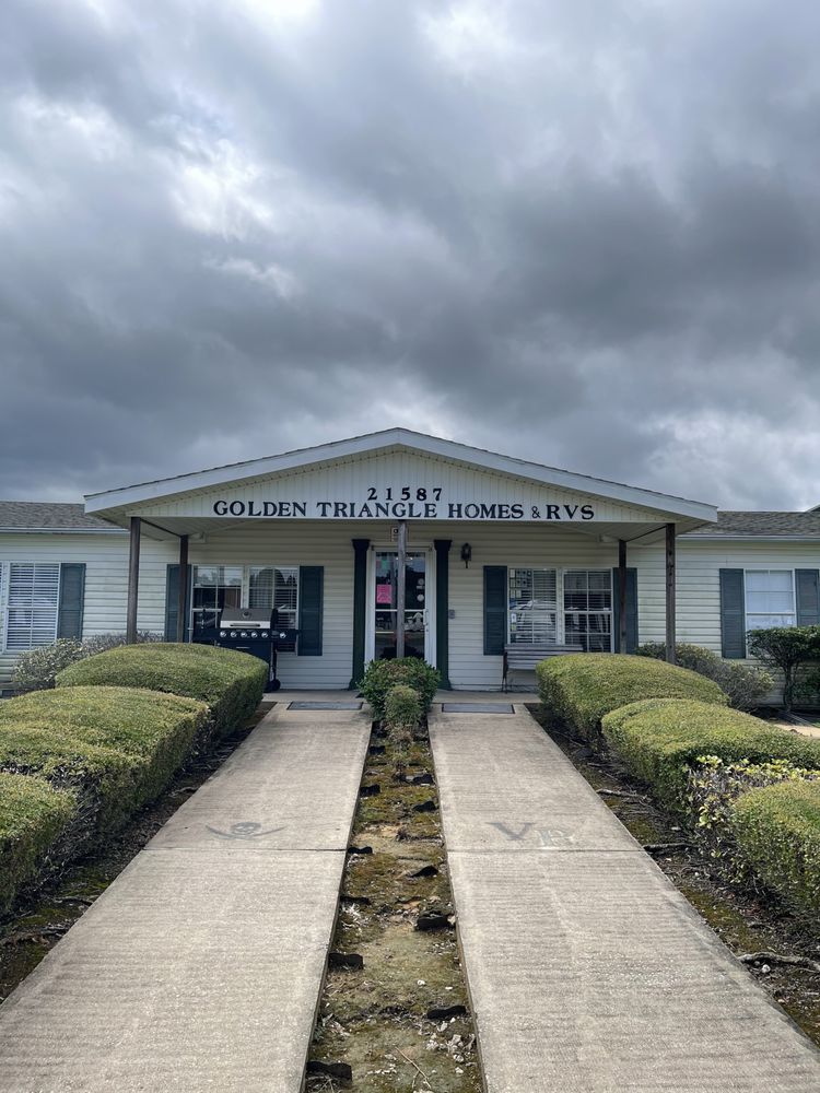 GOLDEN TRIANGLE HOMES AND RV’S Updated October 2024 48 Photos 705 West Fwy, Vidor, Texas
