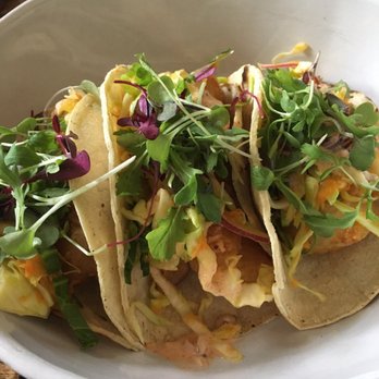 Foto de PUBLIC eat+drink - North Adams, MA, Estados Unidos. Yummy and fresh fish tacos