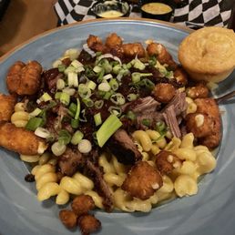 Mac and cheese brisket bowl
