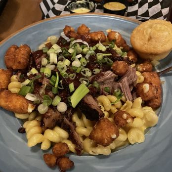 Lagerheads - Mac and cheese brisket bowl - Barbeque Near Me - Medina, Ohio