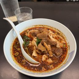 原汤牛腩手工面 Spicy Braised Beef Brisket Hand Pull Noodle Soup