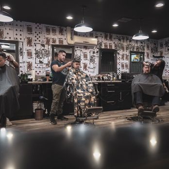 Razor Palace - I love the design of this shop. I stepped into. Vegas casino where I can get a cut... wow - Hair Salons Near Me - Woodland Hills , California