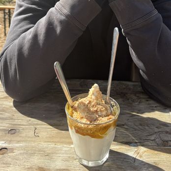 Jumbo's Win Win - Vanilla ice cream with greek topping + felluetine crunch - Burgers Near Me - Philo, California