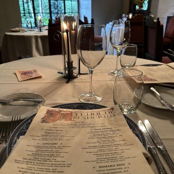 Hyeholde Restaurant - Dining room - New American Near Me - Coraopolis, Pennsylvania Hyeholde Restaurant - Dining room - New American Near Me - Coraopolis, Pennsylvania